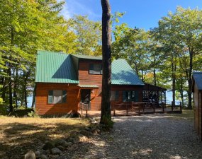 Lakeside Retreat Cottage